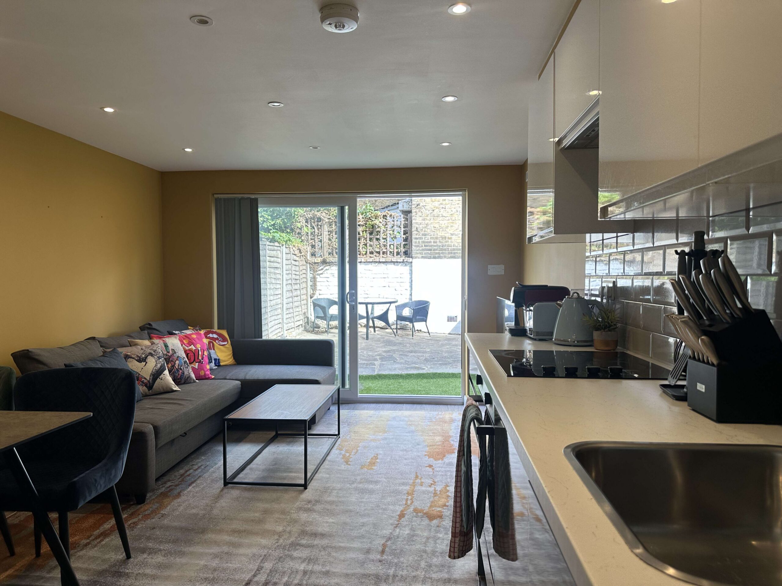 apt-2-01