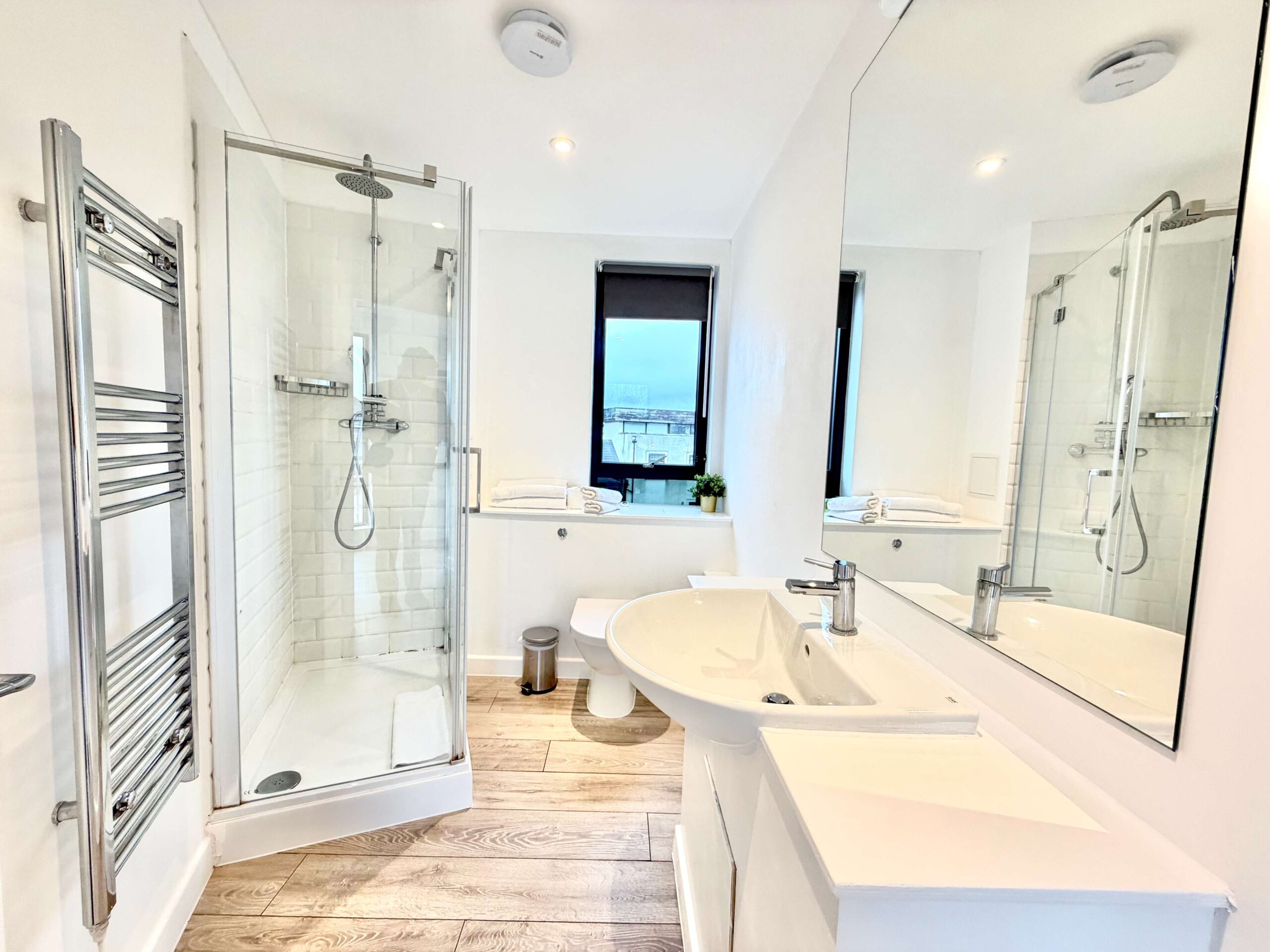 17BBathroom2-scaled