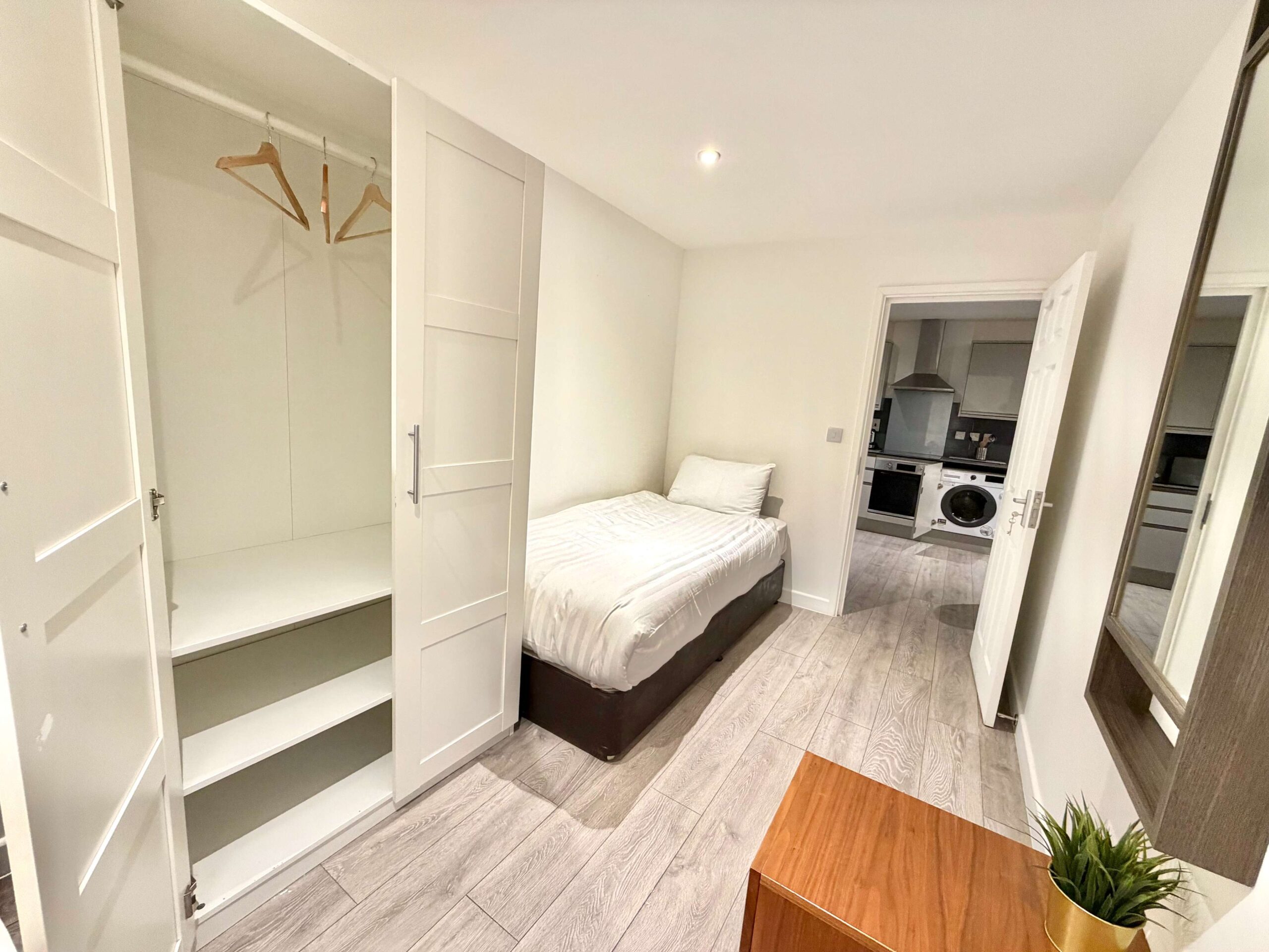 1BsingleBed2-scaled
